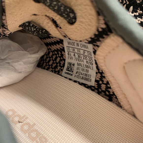 Adidas Yeezy Boost 350 V2 Yecheil 4.5 - Picture 4 of 7
